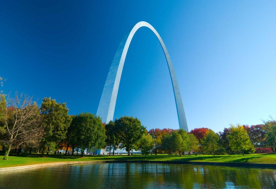 <p><strong>The Gateway Arch</strong></p><p><a href="https://www.gatewayarch.com/" rel="nofollow noopener" target="_blank" data-ylk="slk:The Gateway Arch;elm:context_link;itc:0;sec:content-canvas" class="link ">The Gateway Arch</a> in St. Louis, Missouri, has broken many world records. This 630 foot monument, built of stainless steel in the shape of a weighted catenary arch, stands as the world’s tallest arch and the tallest man-made monument in the Western Hemisphere. </p>