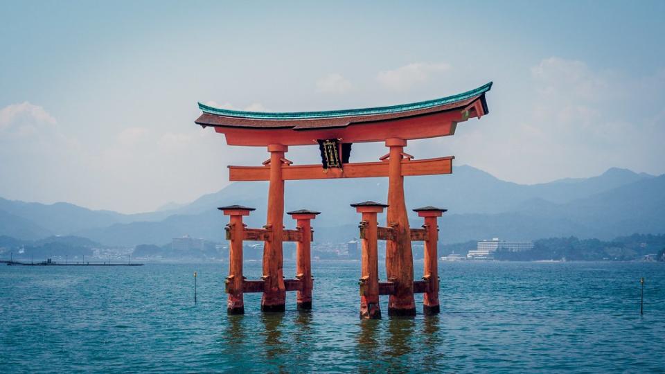 位於宮島的世界遺產「嚴島神社」是知名的觀光景點。照片來源：Nicki Eliza Schinow／Unsplash