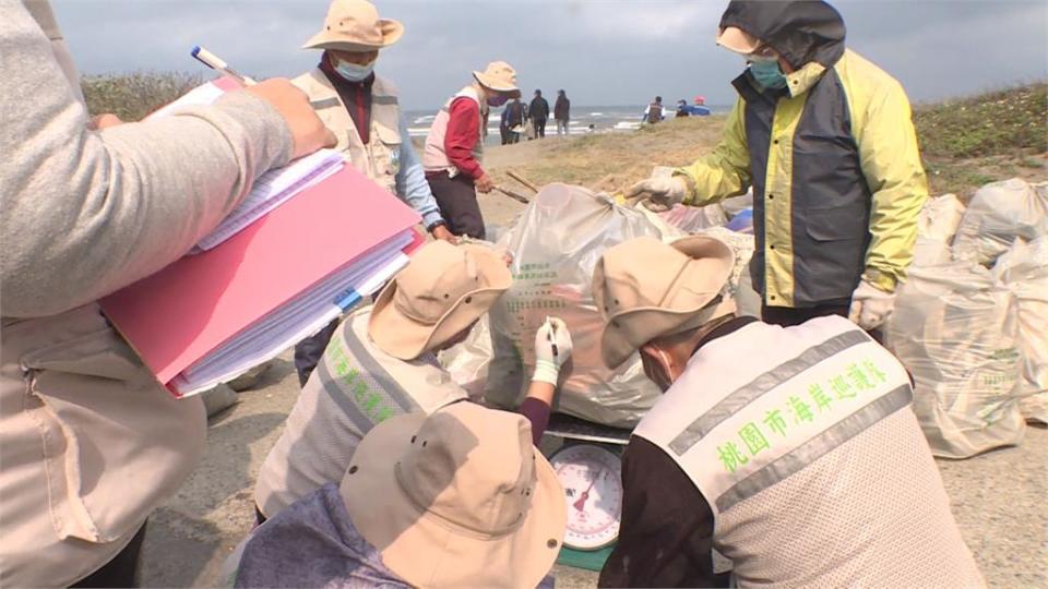 桃園「白玉海岸」整排風車海景　里長邀請台塑石油響應淨灘活動