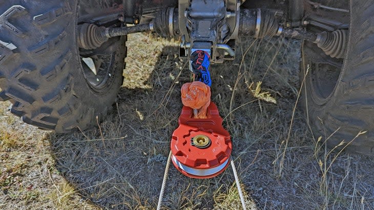 <span class="article__caption">Doubling forces, and changing angles, pulleys should be a required component in any winch pull. </span> (Photo: Wes Siler)