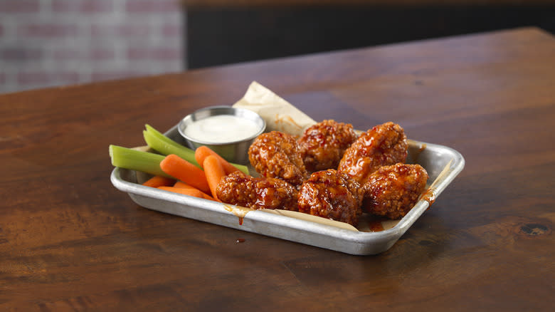 wings with celery carrots and dip