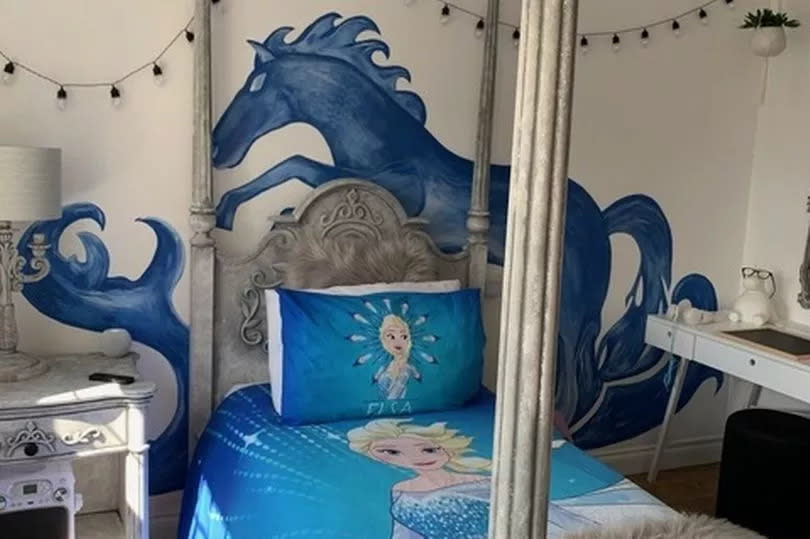Frozen-themed bedroom