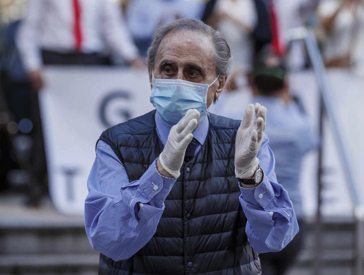 MADRID, SPAIN - MAY 17: (BILD ZEITUNG OUT) jaime Peñafiel is seen during the applause at 8 p. m. in recognition of the work of doctors, nurses and assistants fighting the coronavirus in hospitals in Spain is seen on 17. May 2020, in Madrid, Spain. (Photo by DeFodi Images via Getty Images)