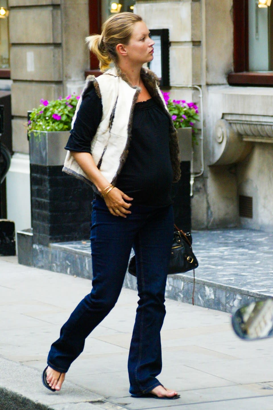 Kate Moss walking in London (2002)