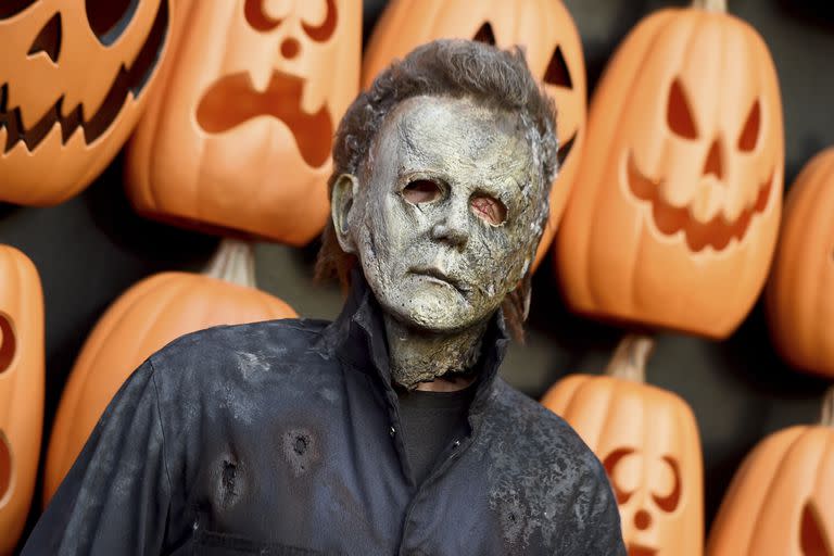 Terror en la pasarela: uno de los actores, caracterizado como el villano de la saga Halloween, Michael Myers
