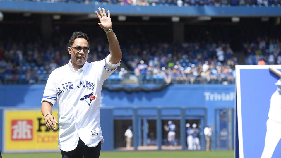 Roberto Alomar will reportedly face a lawsuit over the alleged incident. (CP Images)