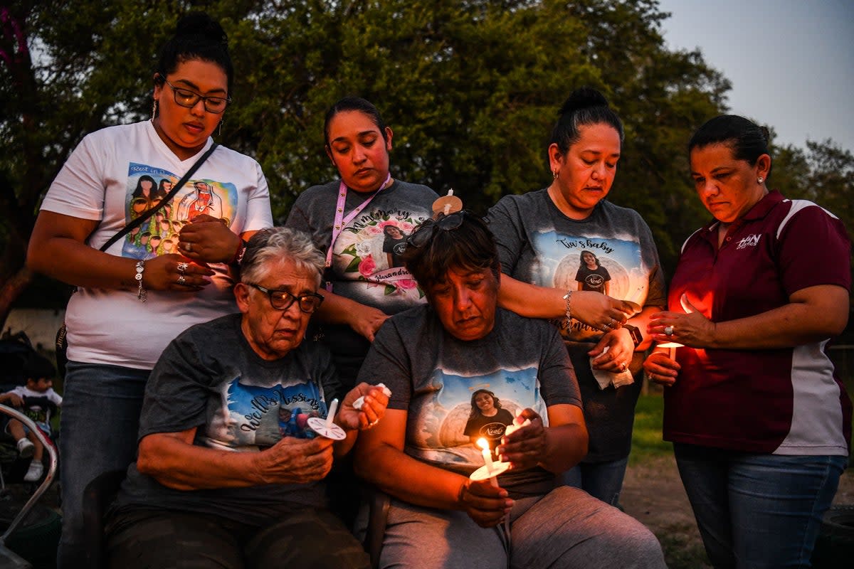 Murieron 19 estudiantes y 2 maestras en un tiroteo en la escuela primaria Robb en Uvalde, Texas (AFP vía Getty Images)