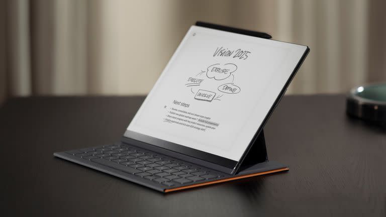 Type Folio es el teclado para la tableta ReMarkable 2, que tiene una pantalla táctil  de tinta electrónica de 10 pulgadas