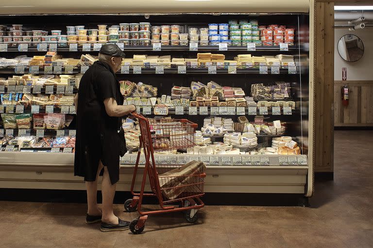 Compras en un supermercado de Nueva York. (AP/Andres Kudacki, File)