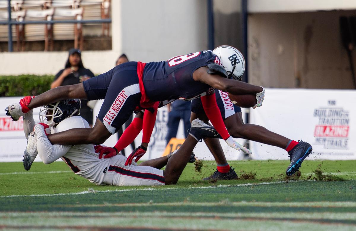 Jackson State Football Routs Division Ii Lane In Home Opener Yahoo Sports 