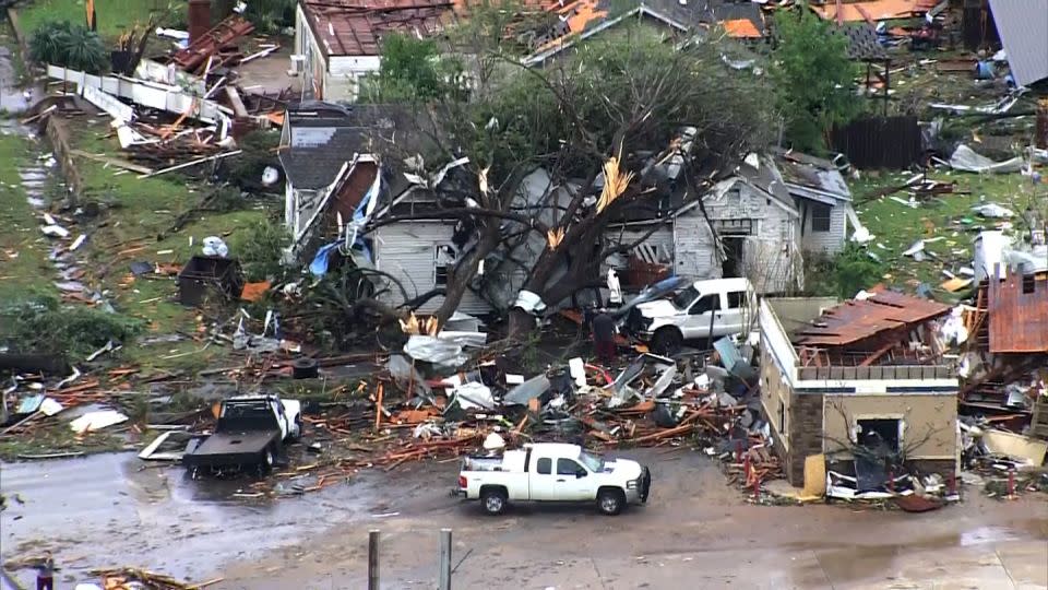 At least 4 killed in Oklahoma tornado outbreak, as threat of severe