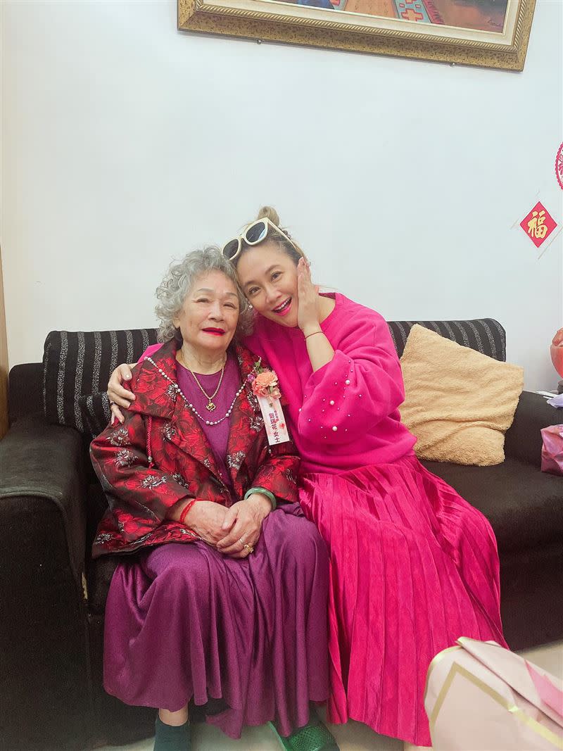 林秀琴高齡82歲母親日前罹患失智症。（圖／翻攝自林秀琴臉書）