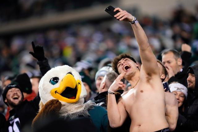 Photos: Eagles fans gear up after NFC championship, ahead of Super