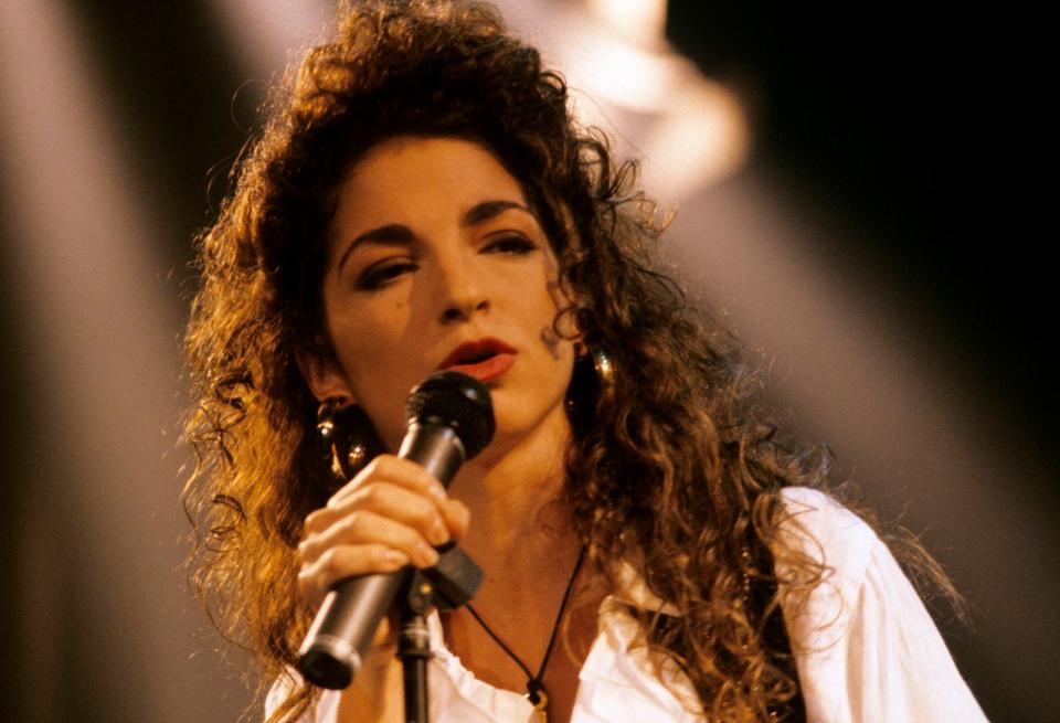 "Dr. Beat", "Conga", "Bad Boys" und "Rhythm Is Gonna Get You": Mitte der 80er-Jahre hatten Miami Sound Machine und ihre Frontfrau Gloria Estefan eine fast beispiellose Serie von Top-Ten-Hits. Mit der Band immer noch im Rücken blieb die gebürtige Kubanerin auch später als Solokünstlerin international erfolgreich. (Bild: Michel Linssen/Redferns/Getty Images)