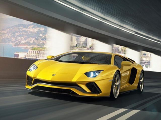 Lamborghini Aventador 2020 sur