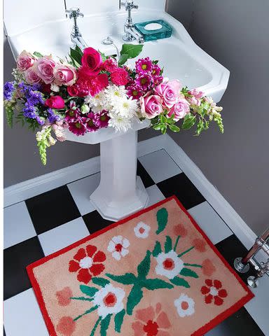 23 Bathroom Rug Ideas to Make You Rethink Your Space