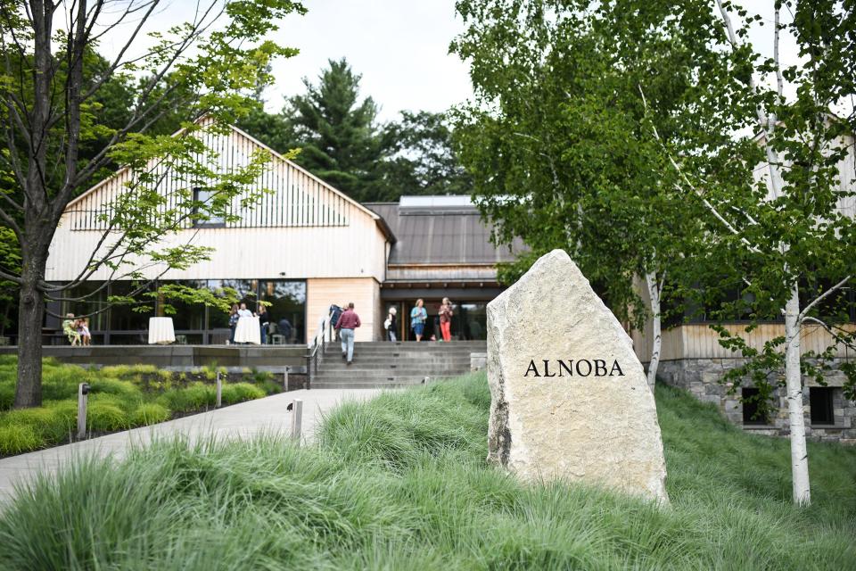 Alnoba is dedicated to developing courageous leadership and sustainability models to help change people’s lives, create stronger communities, and save the earth we share.