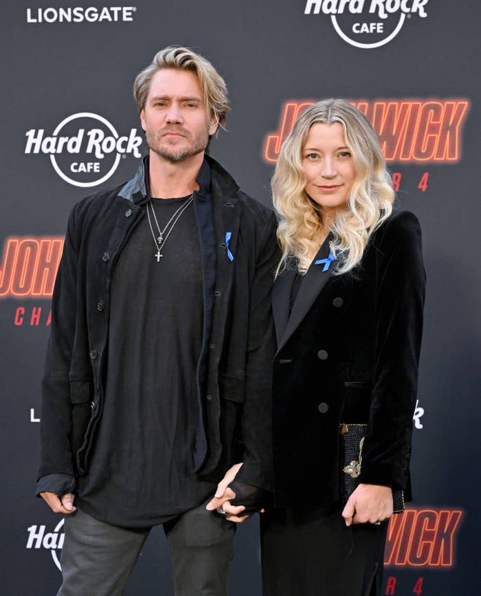 Closeup of Chad Michael Murray and Sarah Roemer