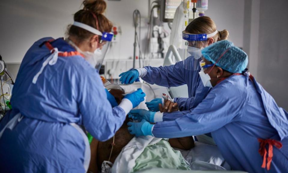 Nurses in the ICU at Milton Keynes