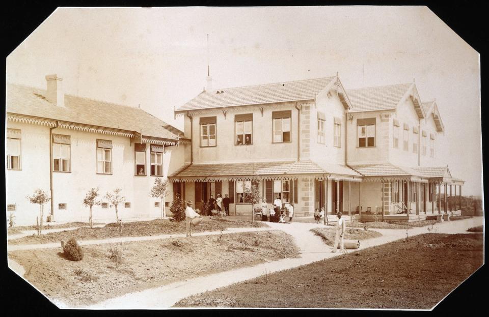 A tuberculosis sanatorium in São Paulo, Brazil, in the late 1800s. <a href="https://wellcomecollection.org/works/ydhjdjb4" rel="nofollow noopener" target="_blank" data-ylk="slk:Wellcome Collection;elm:context_link;itc:0;sec:content-canvas" class="link ">Wellcome Collection</a>, <a href="http://creativecommons.org/licenses/by/4.0/" rel="nofollow noopener" target="_blank" data-ylk="slk:CC BY;elm:context_link;itc:0;sec:content-canvas" class="link ">CC BY</a>