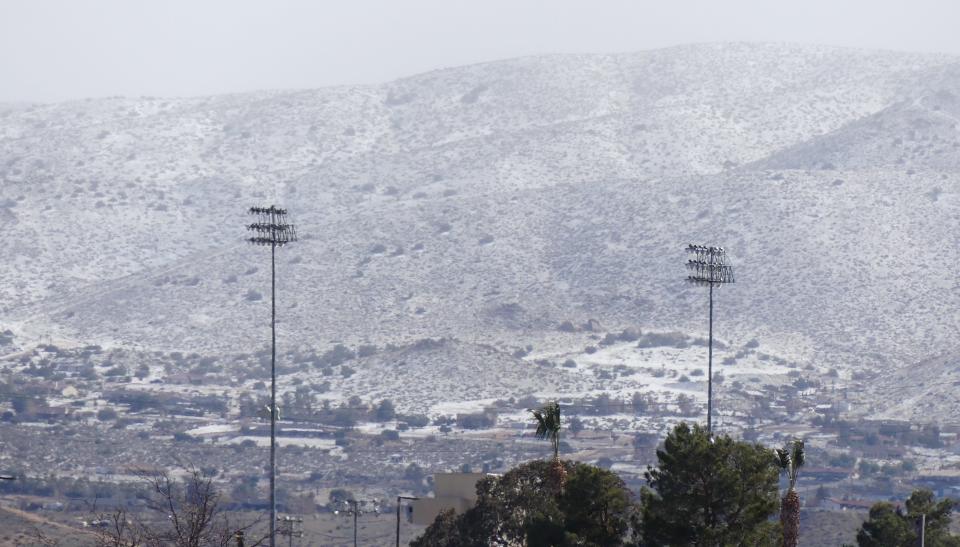 Snow fell on Thursday across the High Desert, with a blizzard expected in the local mountain on Friday and Saturday.