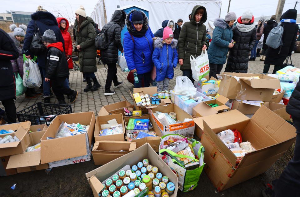 Spenden für Flüchtlinge in Polen. 