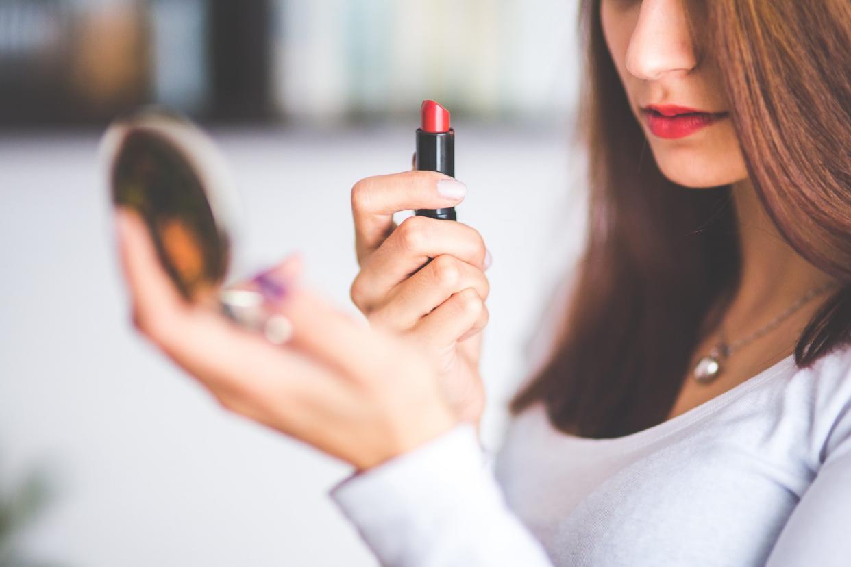 The struggle to find that perfect lipstick shade is real. (Photo: Pexels)