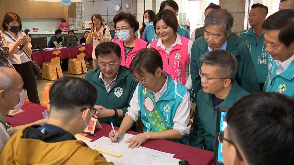 中六選區黃國書交棒傳承江肇國　簽下政策政見移交清冊世代交替