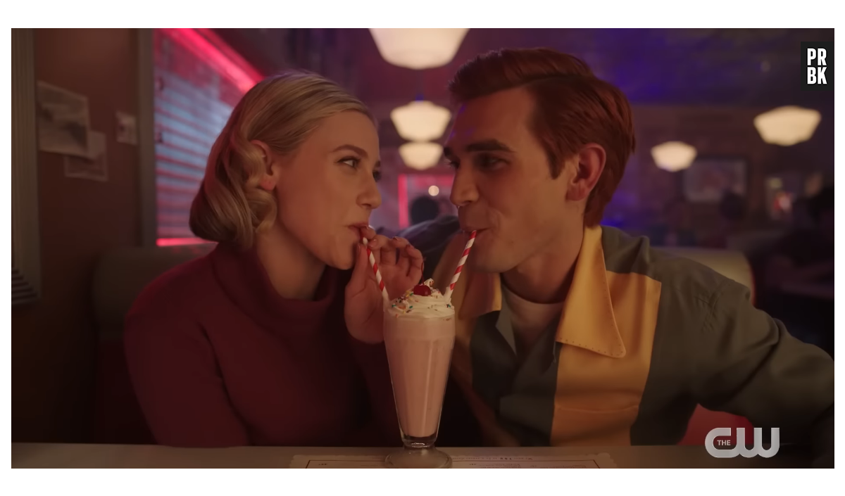 "La meilleure des choses à faire" : des derniers épisodes WTF pour Riverdale ? Le créateur s'explique sur cette saison 7 très spéciale -