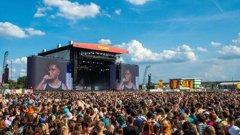 crowd at Reading festival 2022