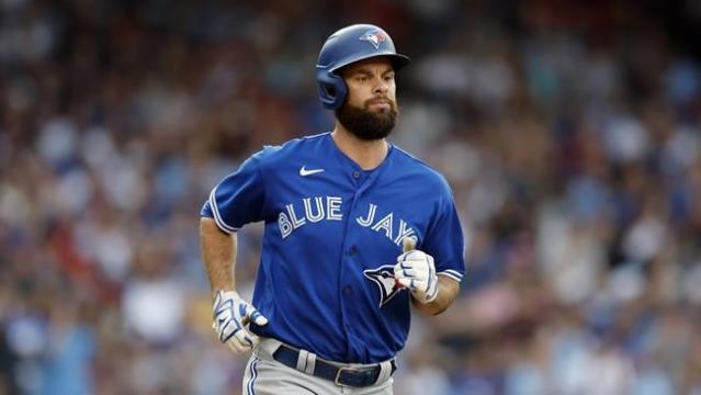 Should the Blue Jays be worried about Brandon Belt?