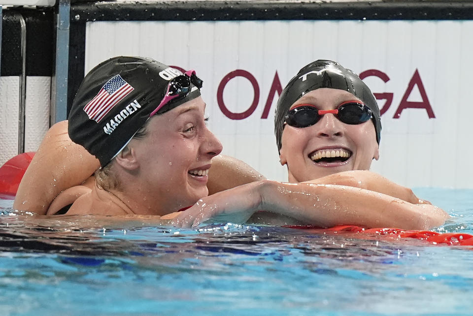 Katie Ledecky swims into history with 800 freestyle victory at the