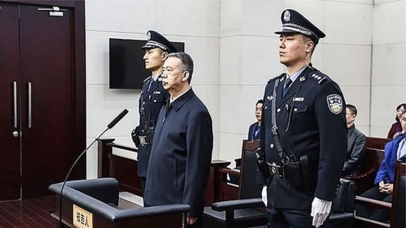 孟宏偉在國際刑警組織主席任內遭中國當局逮捕。他2020年在法庭上承認受賄1446萬人民幣。翻攝網路