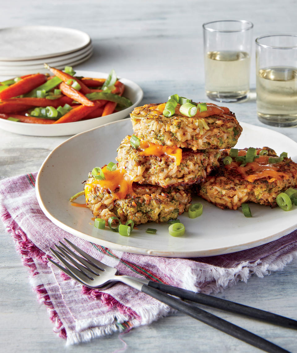 Broccoli, Cheddar, and Brown Rice Cakes