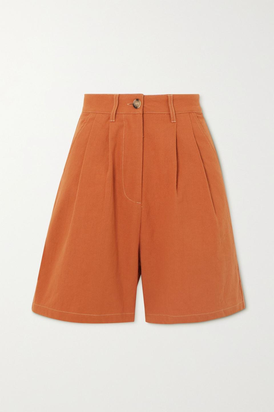 10) Henry pleated cotton shorts