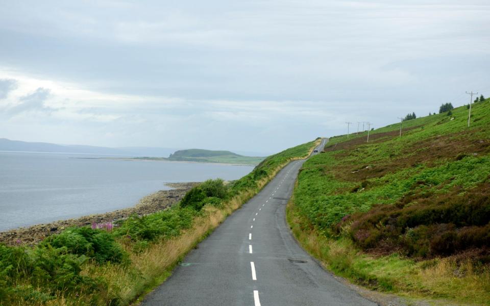 Cruise around the coast on the Isle of Arran - Moment RF