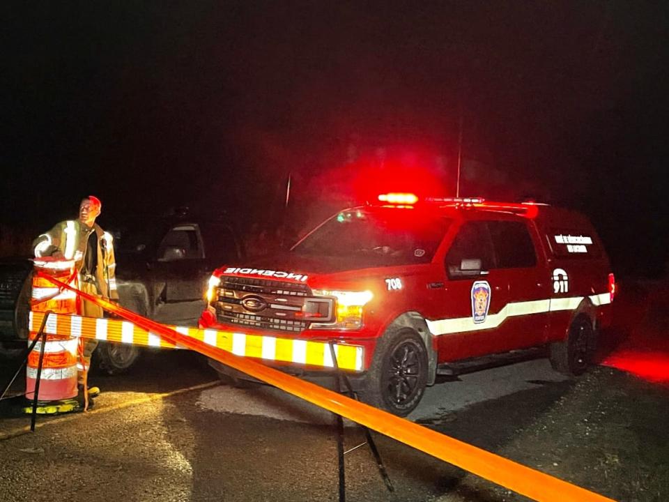 Emergency crews respond to a fatal crash in Lochaber, Que., Sept. 25, 2022. (Radio-Canada - image credit)