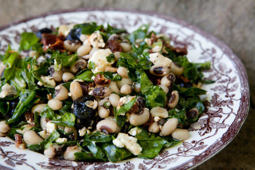<strong>Get the <a href="http://www.simplyrecipes.com/recipes/greek_black-eyed_peas_salad/">Greek Black-Eyed Peas Salad recipe</a> by Simply Recipes</strong>