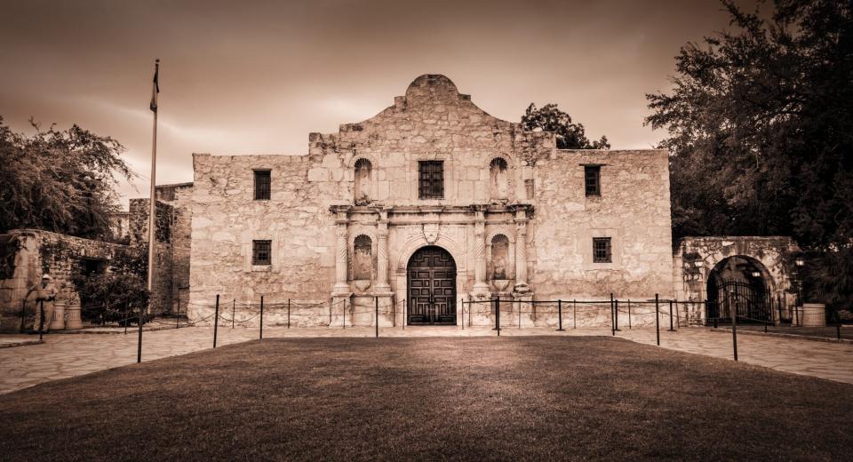 Front view of the Alamo in San Antonio, Texas.