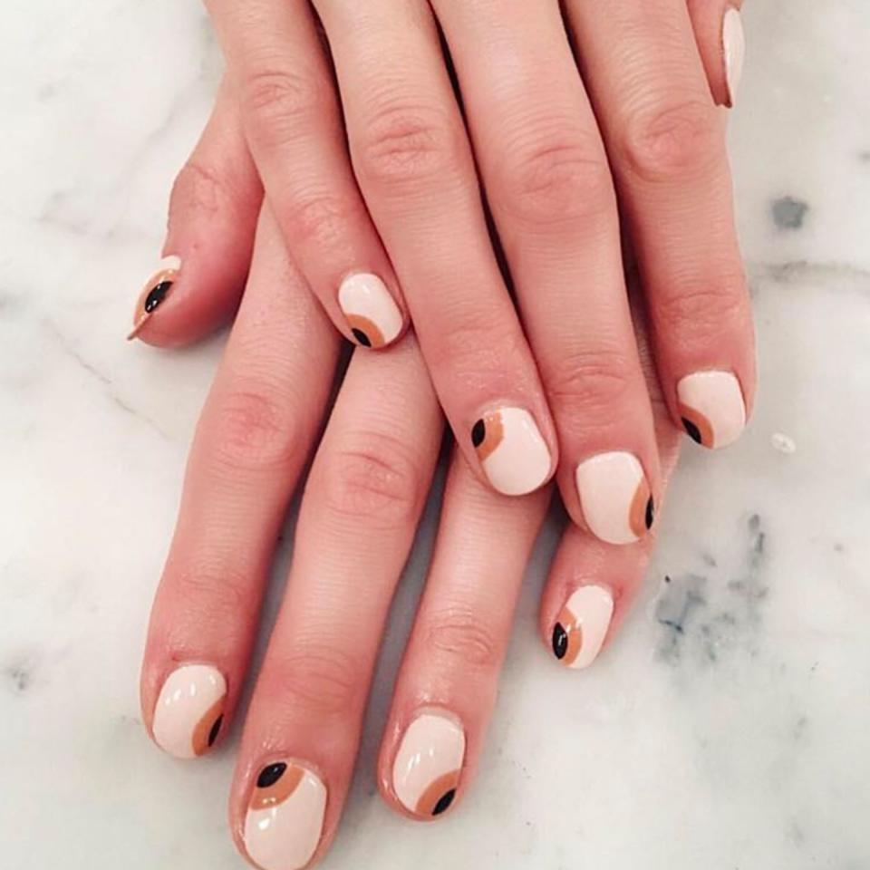 <p>Pair a few nude shades together for the ultimate chic minimalist look. This design channels the evil eye, but with these relaxed hues it’s more of moody side-eye.</p><p><em>Design by <a href="https://www.instagram.com/p/Bd5OFx9nNs6/?taken-by=chillhouse" rel="nofollow noopener" target="_blank" data-ylk="slk:@chillhouse;elm:context_link;itc:0;sec:content-canvas" class="link ">@chillhouse</a></em></p>