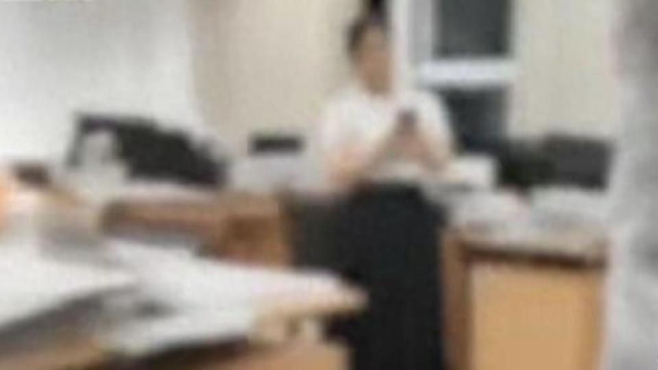 福建13歲女孩遭男同學性騷，老師竟指「一個巴掌拍不響」。（圖／翻攝自「华人视野」影片）