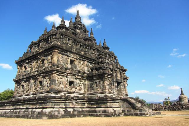 Candi borobudur merupakan peninggalan dinasti