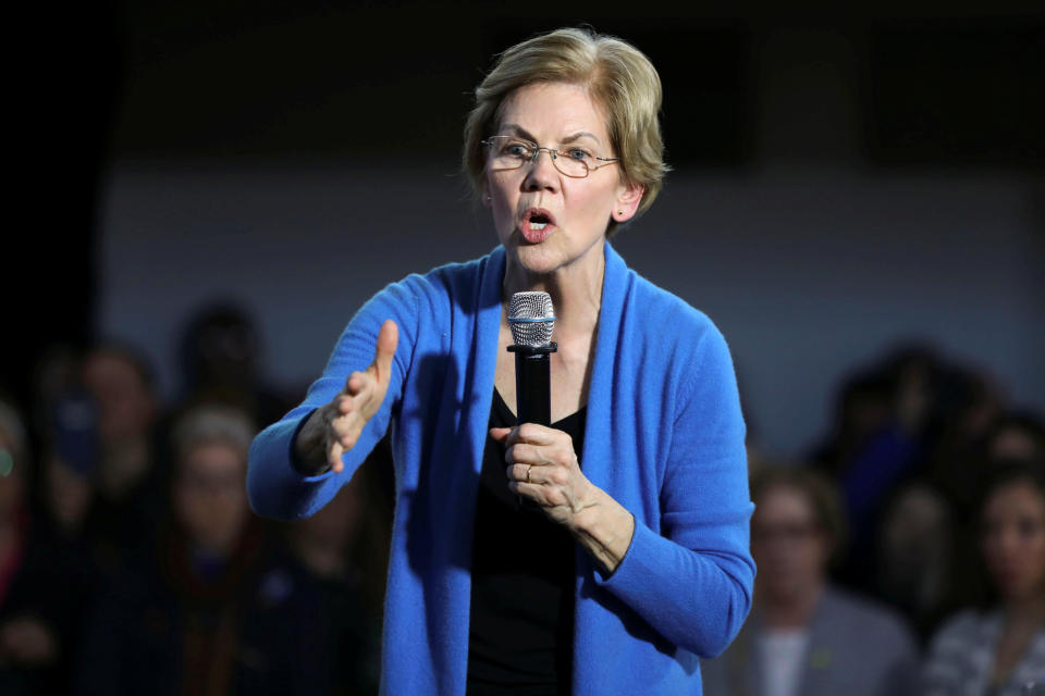 Sen. Elizabeth Warren is competing with Sen. Bernie Sanders over climate policy. (Photo: Daniel Acker / Reuters)