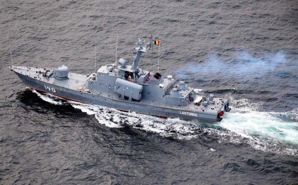 romanian tarantul i missile corvette lăstunul