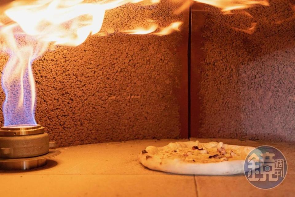 Valoriani窯烤爐能在90秒內烤出完美的披薩。