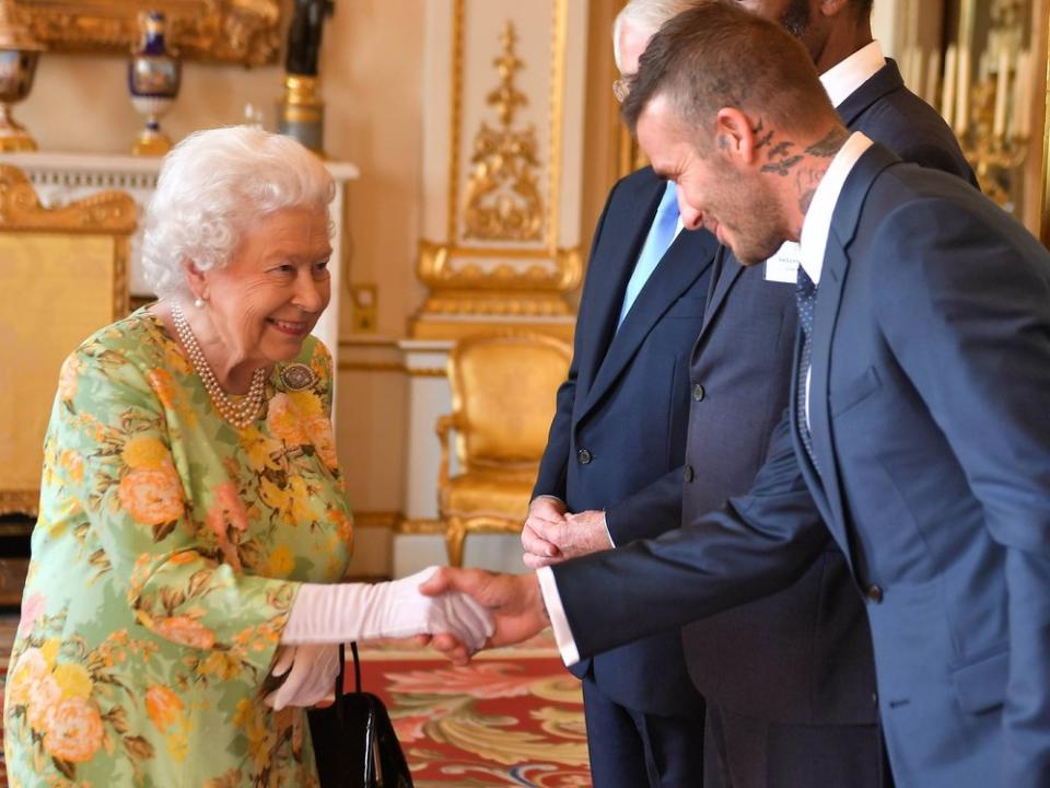 David Beckham bei einem Treffen mit der Queen 2018. (Bild: imago images/i Images)