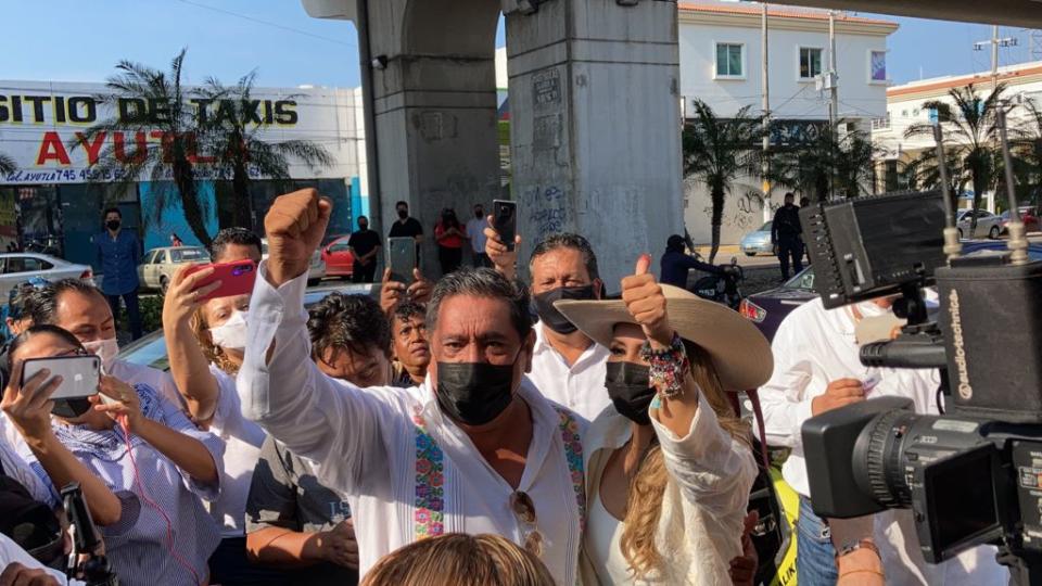 Félix Salgado y Evelyn Salgado salen a votar