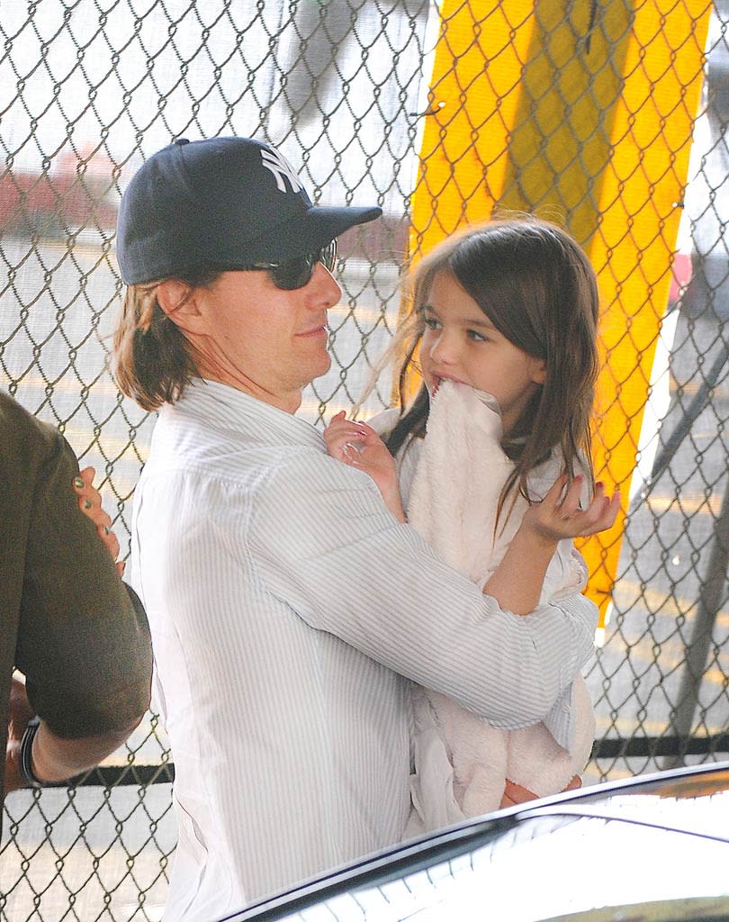 Tom Cruise Suri Helicopter