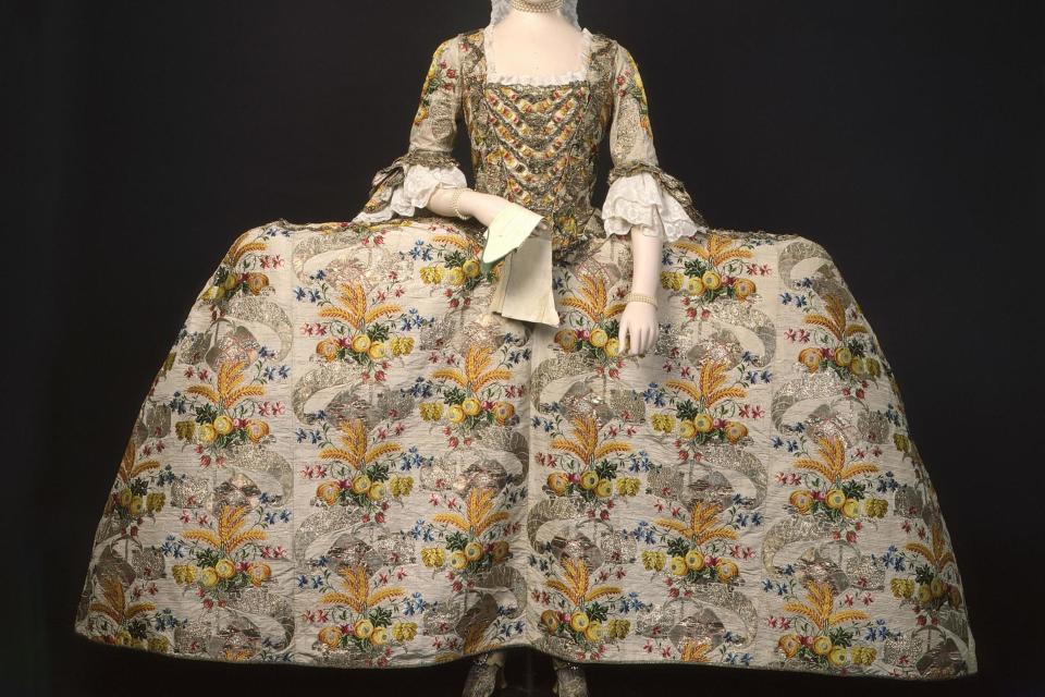 Historical: 18th century court dress worn by Mrs Ann Fanshawe (Museum of London)
