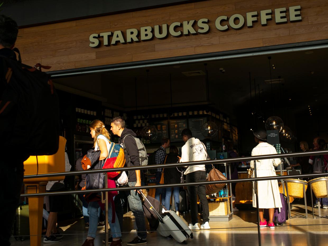 airport starbucks